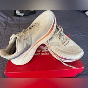 New Balance Women’s Fresh Foam X 1080 v14 Gray Athletic Shoes, Size 8.5E